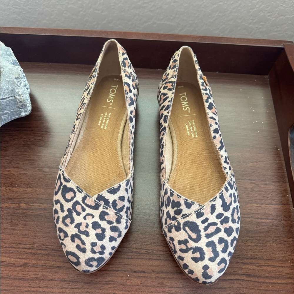 Toms Leopard Print Women's Flats - Picture 2 of 5